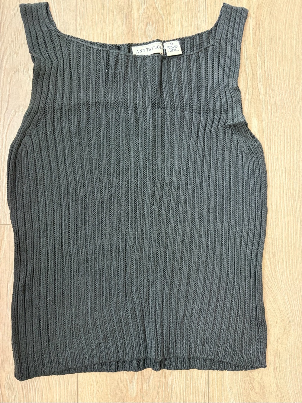 Anne Taylor black silk tank cable sweater size M